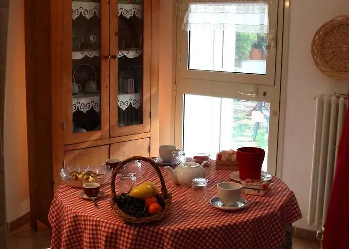 לינה וארוחת בוקר La Cascata