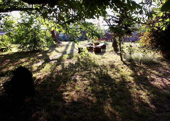 לינה וארוחת בוקר La Cascata 3*