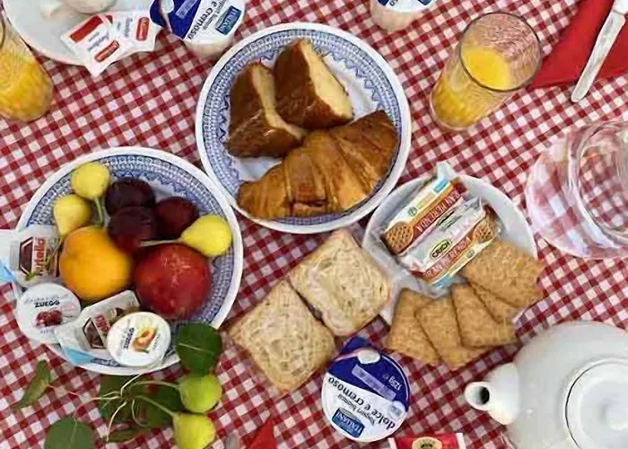 La Cascata לינה וארוחת בוקר 3*